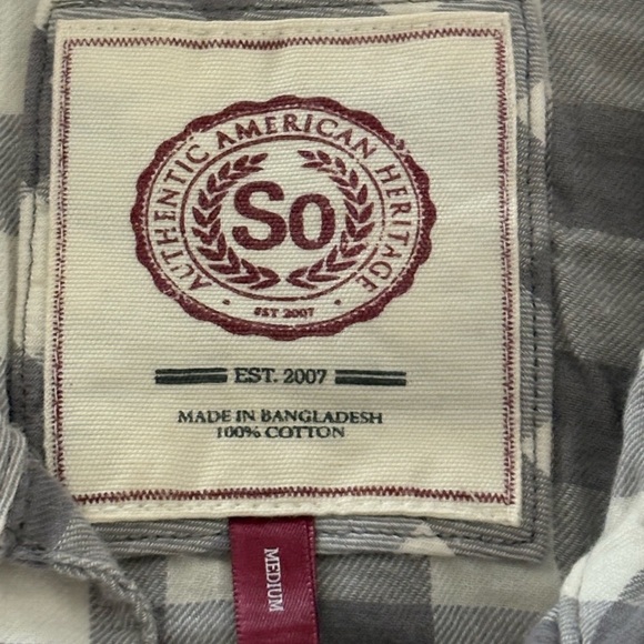 SO Gray and White Plaid Button Down Shirt - Picture 4 of 5